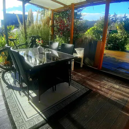 1 Dz, Mit 2 Einzelbetten, Gemeinsamer Bad, Kueche, Garten, Terrasse